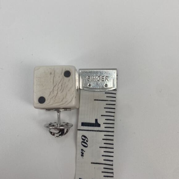 Handmade D&D dice pin - Picture 6 of 6